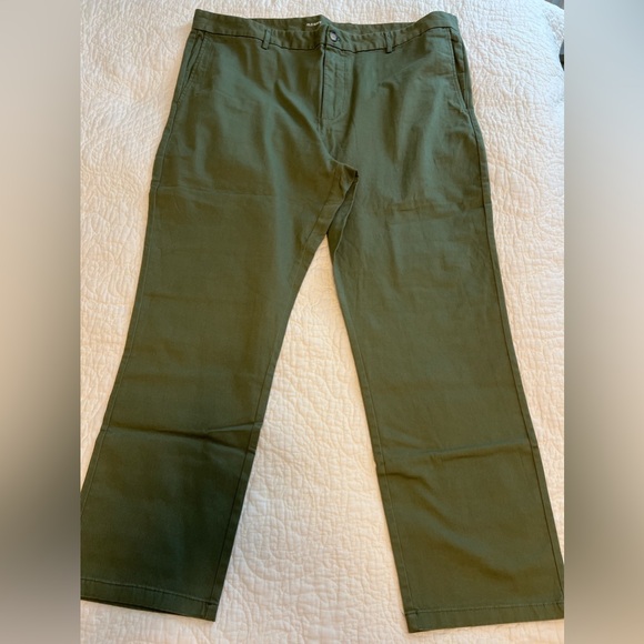 Old Navy Men’s Slim Flex Chino NWOT - Picture 2 of 4